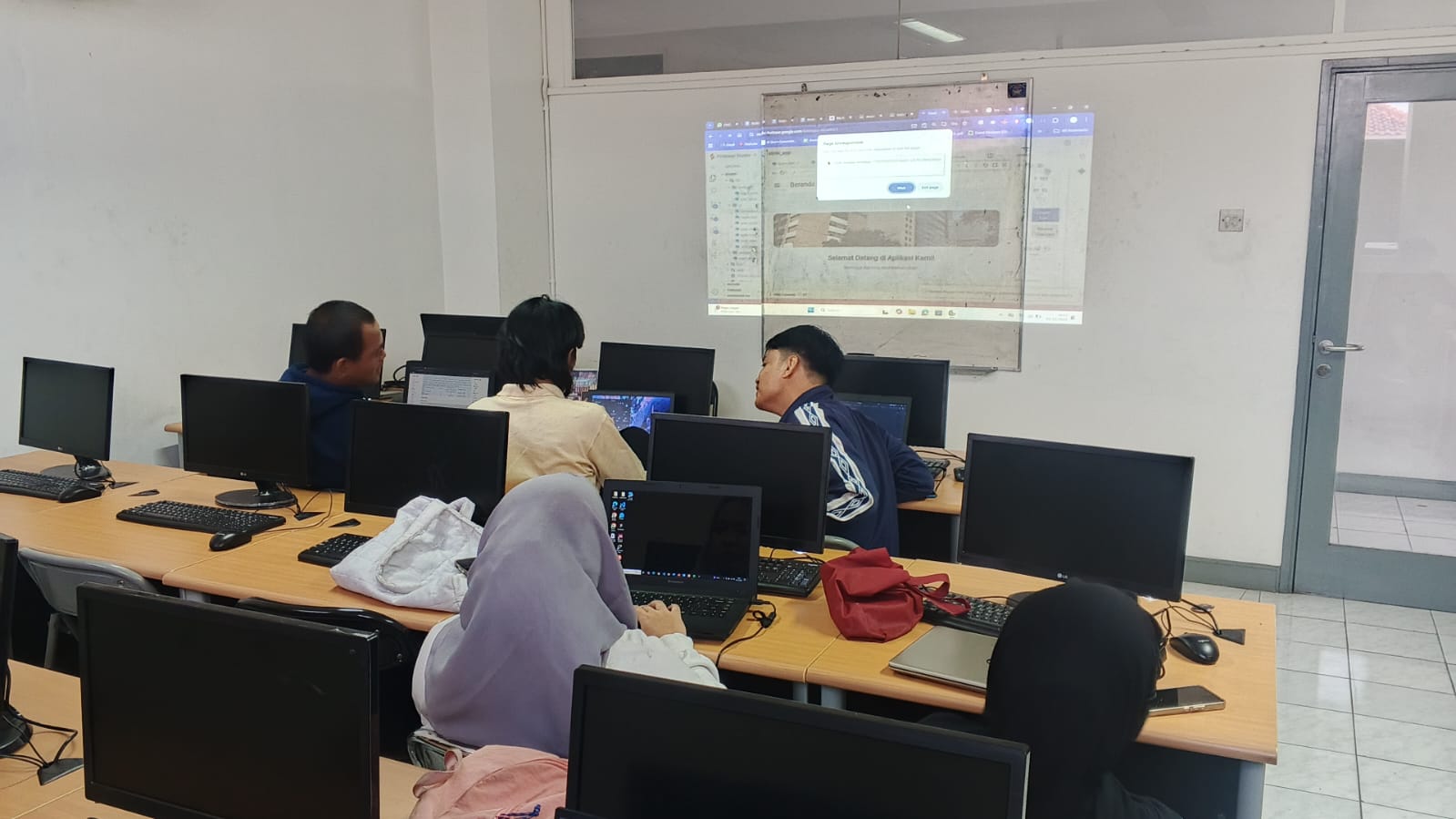 PT Tanasuha Global Mandiri Rampungkan Renovasi Ruang Kelas Kampus untuk Tingkatkan Kenyamanan Belajar